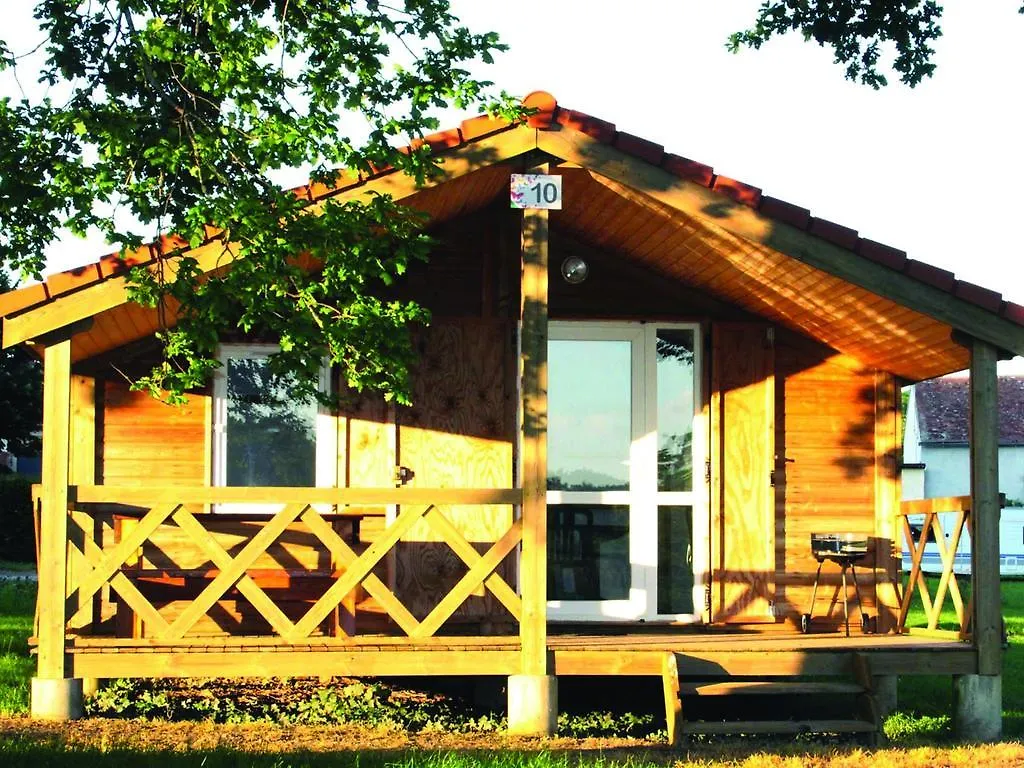 Hôtel Camping des Papillons à Lalizolle