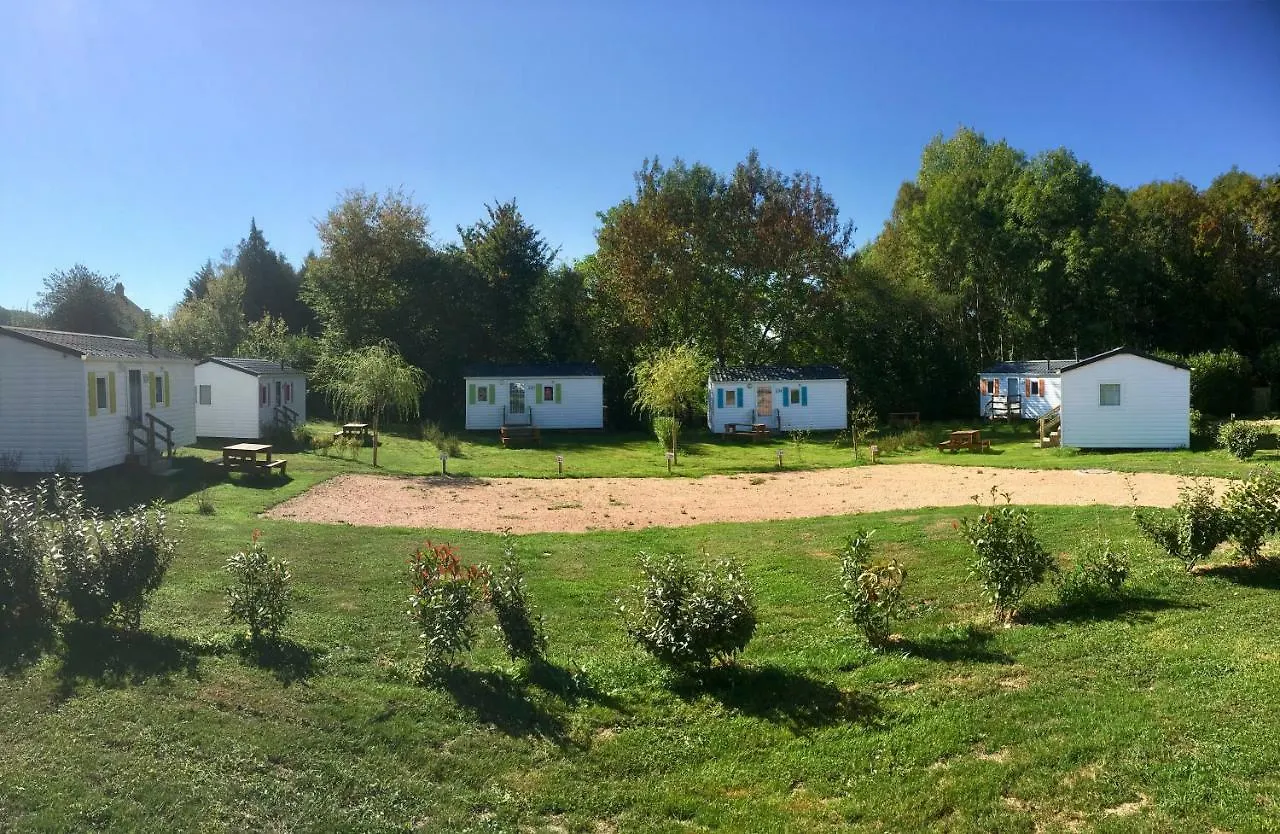 Hôtel Camping des Papillons à Lalizolle